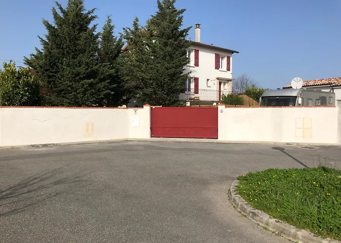 Villa La Libellule 160 m2 avec 5 Chambres 2 Sdb 2 Wc Grand Jardin et Parking Privé Toulouse